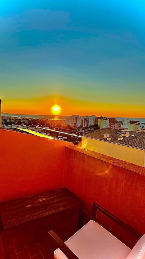 Natural landscape, View (from property/room), Balcony/Terrace, Sea view, Sunrise, Sunset