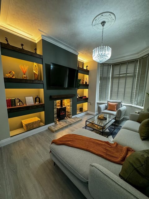 Communal lounge/ TV room