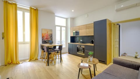 Kitchen or kitchenette, Living room, Dining area, stove
