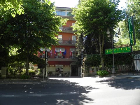 Property building, Facade/entrance, Spring, Neighbourhood, Street view