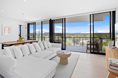 View (from property/room), Balcony/Terrace, Living room, Seating area, Dining area, Mountain view