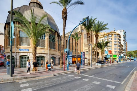 Nearby landmark, Day, Neighbourhood, Street view, Location