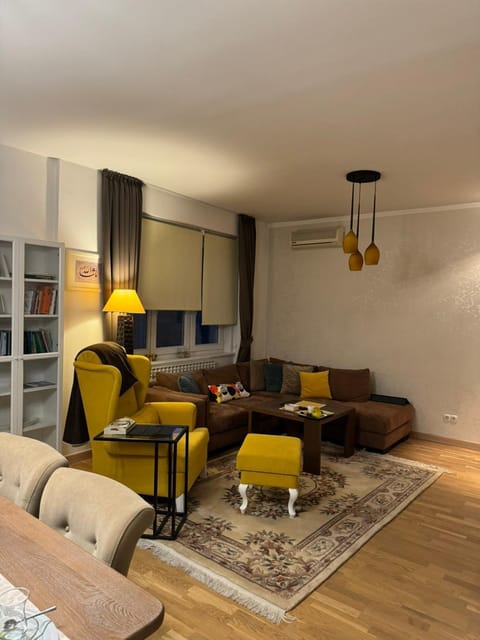 Living room, Seating area, air conditioner