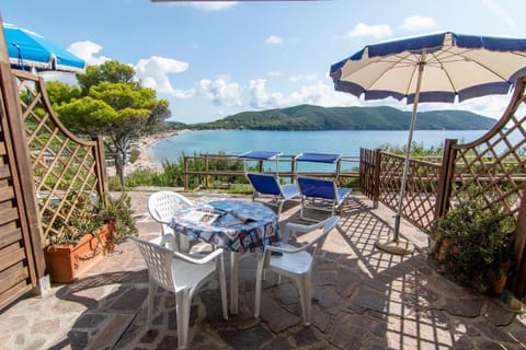 Patio, Day, Natural landscape, View (from property/room), Balcony/Terrace, Dining area, Sea view