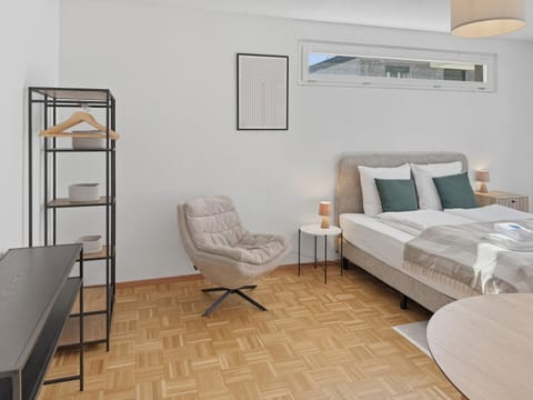 Seating area, Bedroom, wardrobe