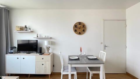TV and multimedia, Dining area