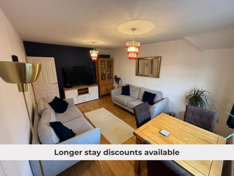 TV and multimedia, Living room, Photo of the whole room, Seating area