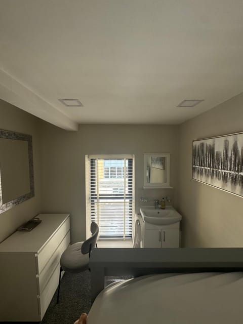 City Centre Former Coach House Apartment in Oxford