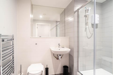 Modern 1 Bed Apartment in Waterloo Liverpool Apartment in England