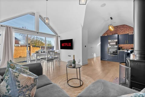 TV and multimedia, Living room, Entertainment