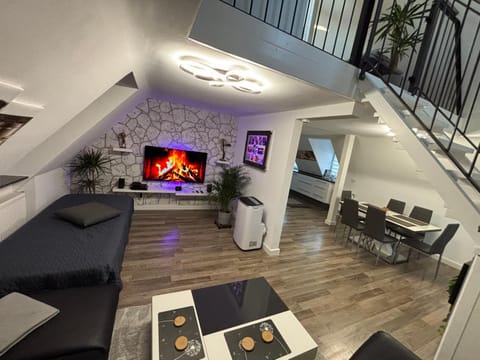 TV and multimedia, Living room, Seating area