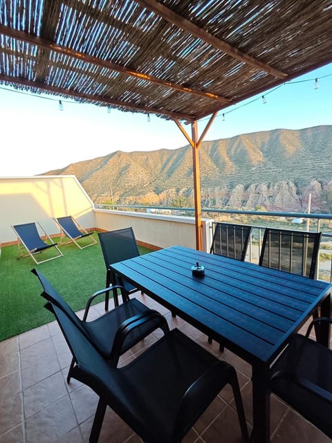 Balcony/Terrace, Mountain view