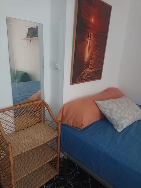 Habítacion privada amplia Vacation rental in Gandia