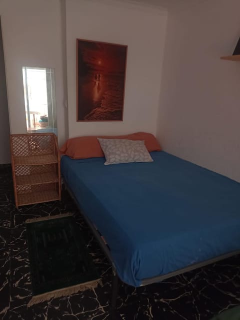 Habítacion privada amplia Vacation rental in Gandia