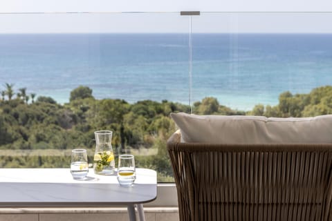 Day, Natural landscape, View (from property/room), Balcony/Terrace, Food and drinks, Seating area, Sea view, Drinks