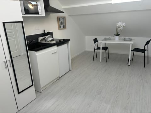 Le Péronne-5 Apartment in Cambrai