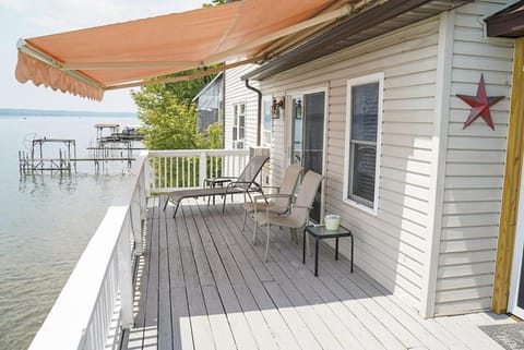 Balcony/Terrace, Lake view