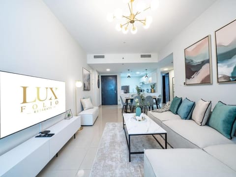 TV and multimedia, Living room, Photo of the whole room, Seating area, air conditioner