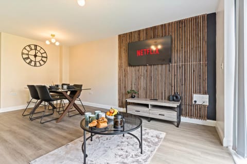 TV and multimedia, Living room, Seating area, Dining area, heating, internet