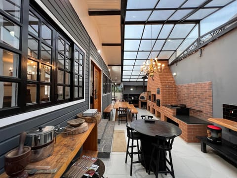 BBQ facilities, Seating area