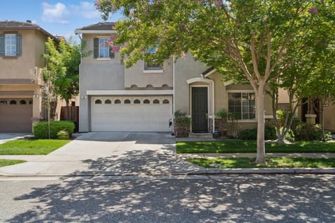 Sunny Serenity- Pet Friendly 5BR Home In San Jose House in Willow Glen