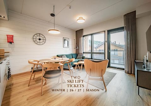 Skiing, Skiing, TV and multimedia, View (from property/room), Balcony/Terrace, Living room, Dining area, Mountain view, heating, internet