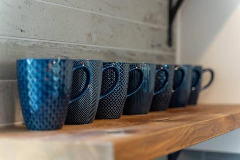 Walkable Hotspot Bars Nearby Broadway Close House in Berry Hill