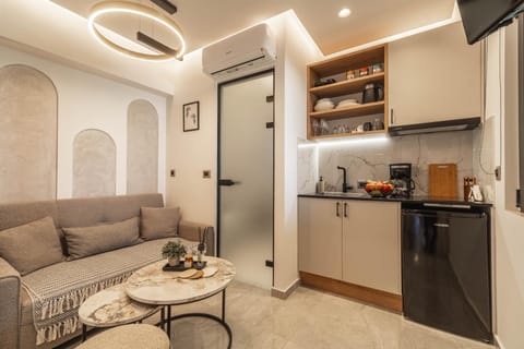 Kitchen or kitchenette, Seating area