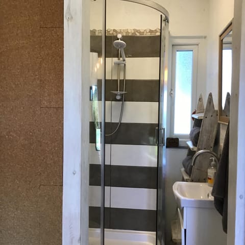 Small self contained room Apartment in Porthleven