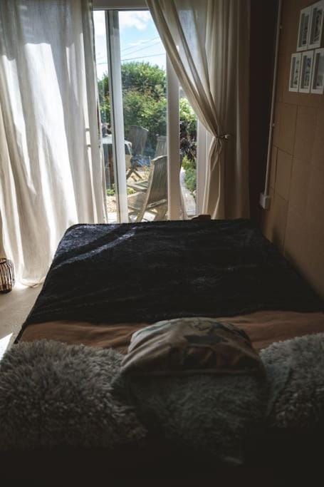 Bed, Living room, Bedroom