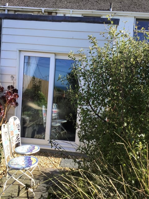 Small self contained room Apartment in Porthleven