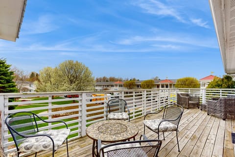 Northern Light Condominiums: Jack's Perch Apartment in Douglas