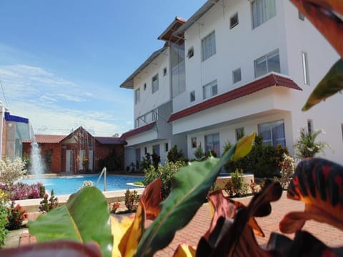Facade/entrance, Garden, Swimming pool, Swimming pool
