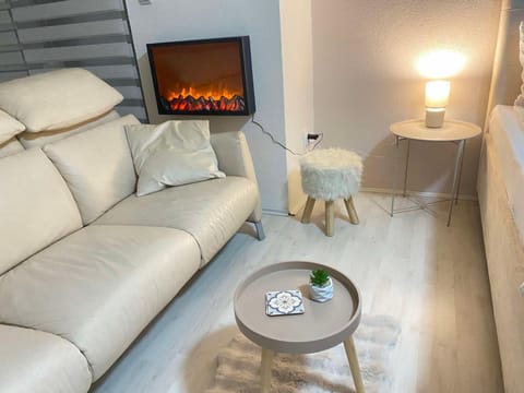 Living room, Seating area, fireplace