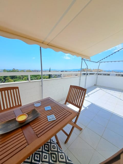Day, Natural landscape, View (from property/room), Balcony/Terrace, Seating area, Dining area