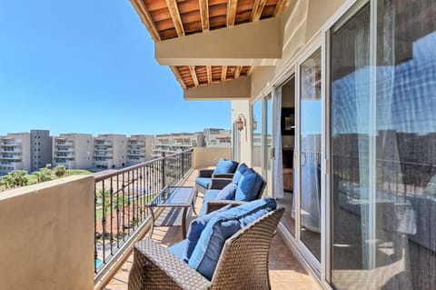 Property building, View (from property/room), Balcony/Terrace, Seating area, sunbed