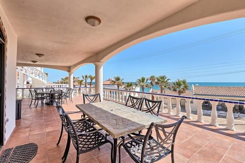View (from property/room), Balcony/Terrace, Dining area, Sea view