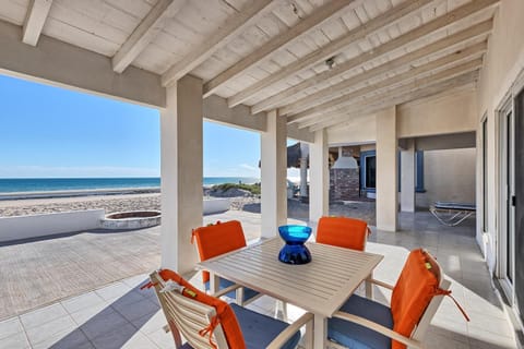Balcony/Terrace, Seating area, Beach, Sea view