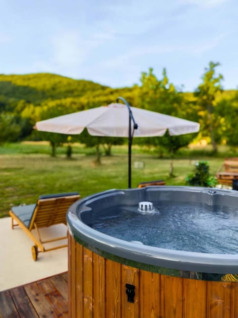 Hot Tub, View (from property/room), Balcony/Terrace