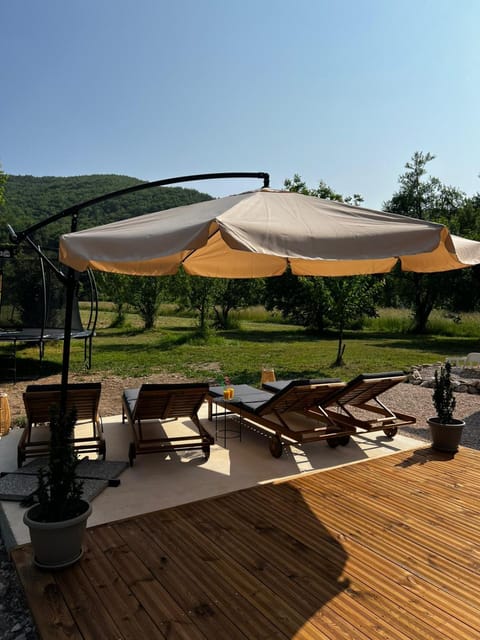 View (from property/room), Balcony/Terrace, sunbed