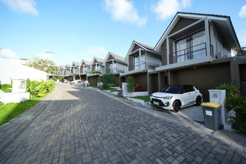Property building, Neighbourhood