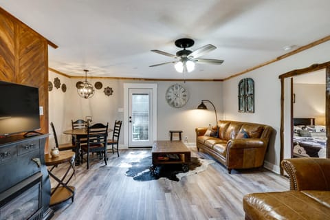 Pet-Friendly Granbury Home with Yard, Near Downtown! House in Granbury