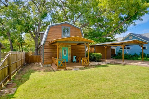 Pet-Friendly Granbury Home with Yard, Near Downtown! House in Granbury