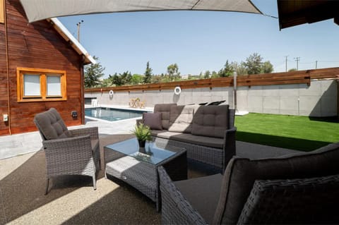 Day, Natural landscape, View (from property/room), Balcony/Terrace, Seating area, Pool view, Swimming pool
