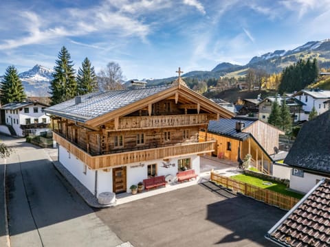 Property building, View (from property/room), Garden view, Mountain view, Area and facilities