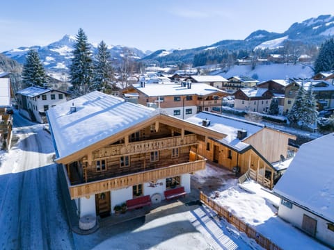 Property building, Winter, Balcony/Terrace, Landmark view, Parking
