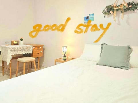 Communal lounge/ TV room, Bed, Bedroom