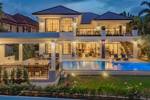 Property building, Pool view, sunbed
