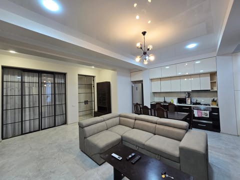 TV and multimedia, Kitchen or kitchenette, Seating area, Dining area