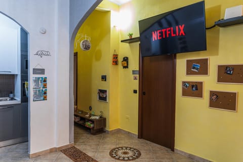 Communal lounge/ TV room, TV and multimedia, Evening entertainment